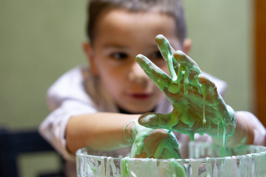 Oobleck non Newtonian fluid